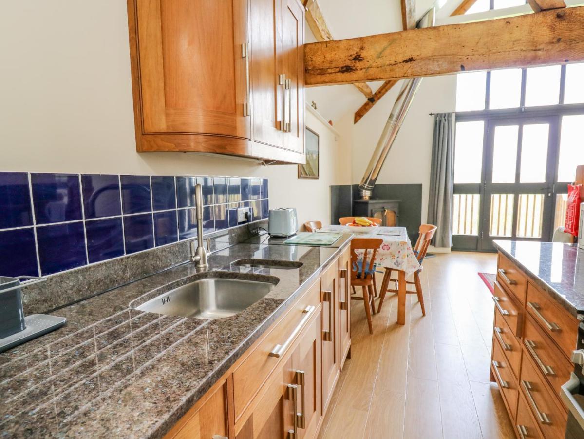 Goblaen Barn Villa Builth Wells Exterior photo